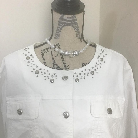 Women’s White 3/4 Sleeves Denim Fabric Button Down Jacket Silver Embellishment - Picture 2 of 3
